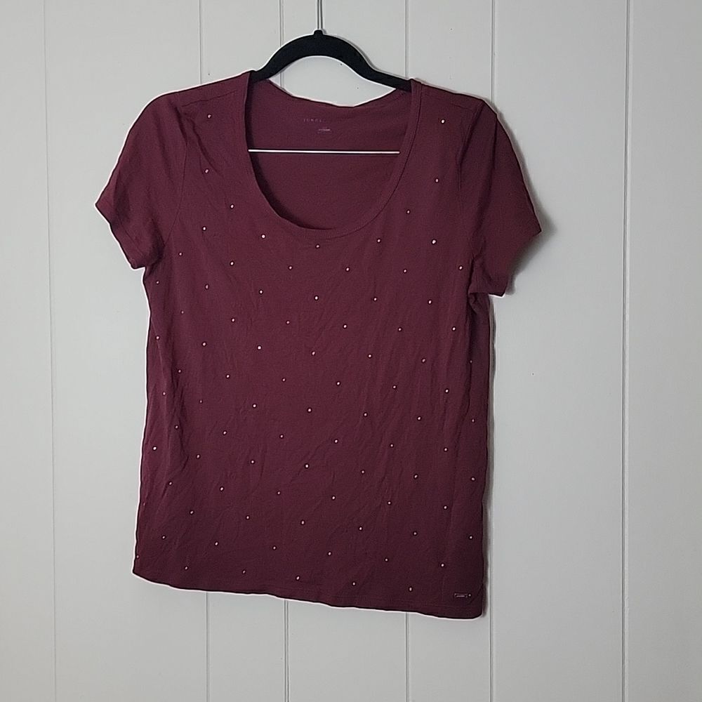 Scoop neck tee with stones